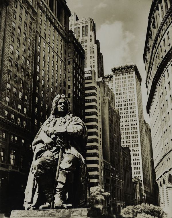 Berenice Abbott (1911-1872) De Peyster Statue, Bowling Green, Manhattan, 1936