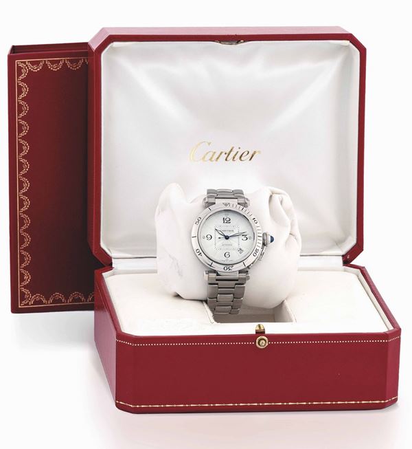 CARTIER Ref. 2379, Elegante Pasha de Cartier con data tra ore 4 ed ore 5. Conservato nella scatola originale.