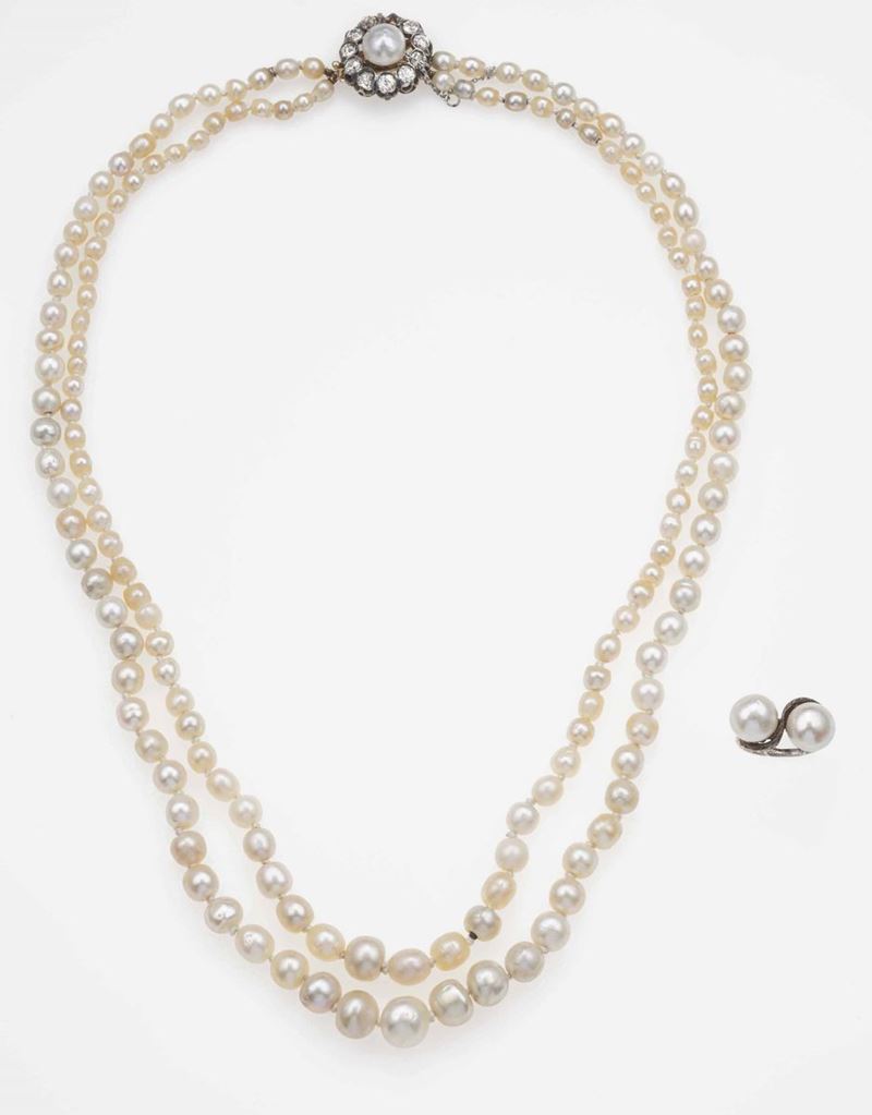 Natural pearl necklace and cultured pearl ring  - Auction Fine and Coral Jewels  [..]