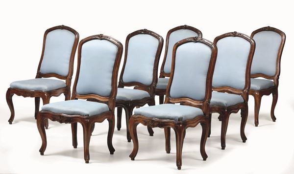 Insieme di sette sedie Luigi XV in legno intagliato, Genova XVIII secolo