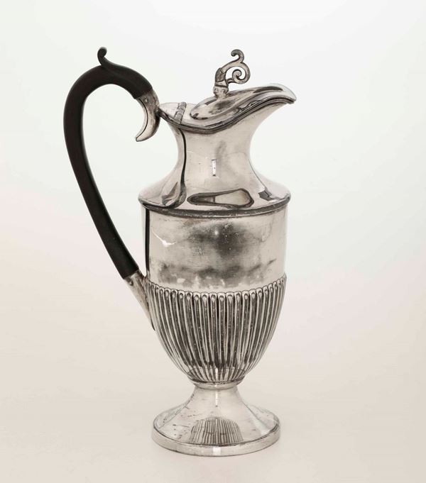 Caffettiera in metallo argentato, XX secolo
