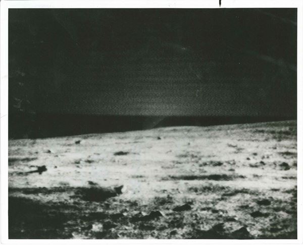 Lotto composto da due fotografie Attività Lunari, Apollo II