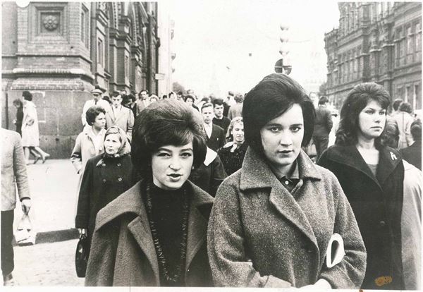 Marc Riboud - Marc Riboud (1923-2016) New Look on Red Square, 1963