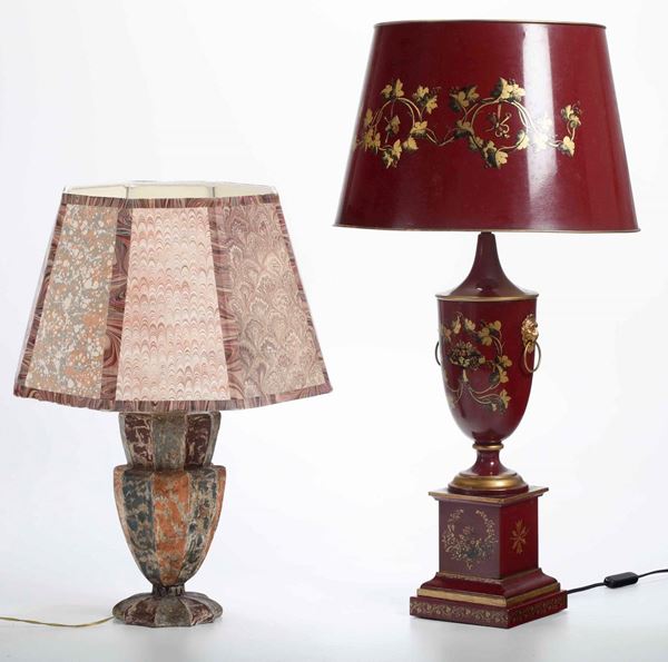 Due lampade a vaso una in metallo, una in legno