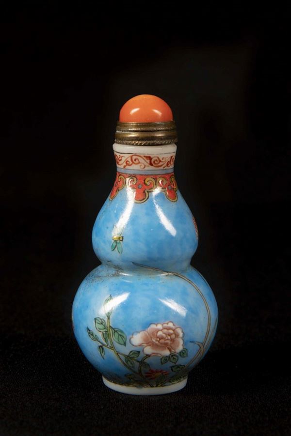 Snuff bottle a doppia zucca in vetro dipinto con decori floreali, Cina, Dinastia Qing, XIX secolo