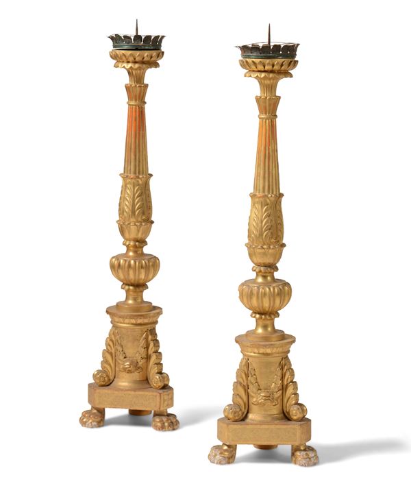 Coppia di reggicero in legno intagliato e dorato, XVIII-XIX secolo