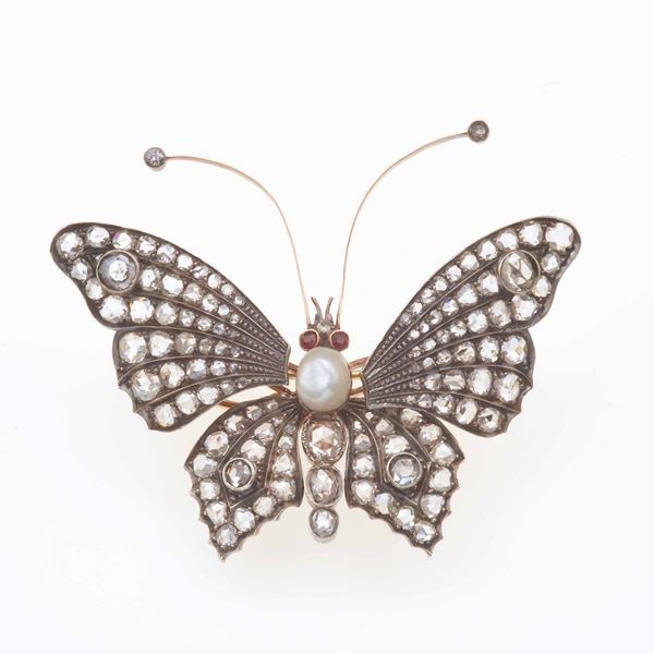 Spilla/puntale per capelli farfalla en tremblant con diamanti di vecchio taglio, perla naturale e piccoli rubini