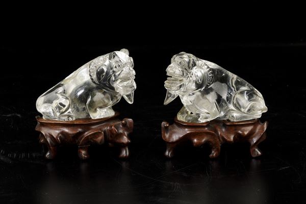 Due figure di draghi scolpiti in cristallo di rocca, Cina, XX secolo