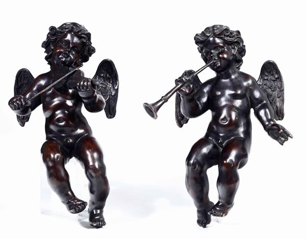 Coppia di putti musicanti Bronzo patinato  Fonditore del XVIII-XIX secolo