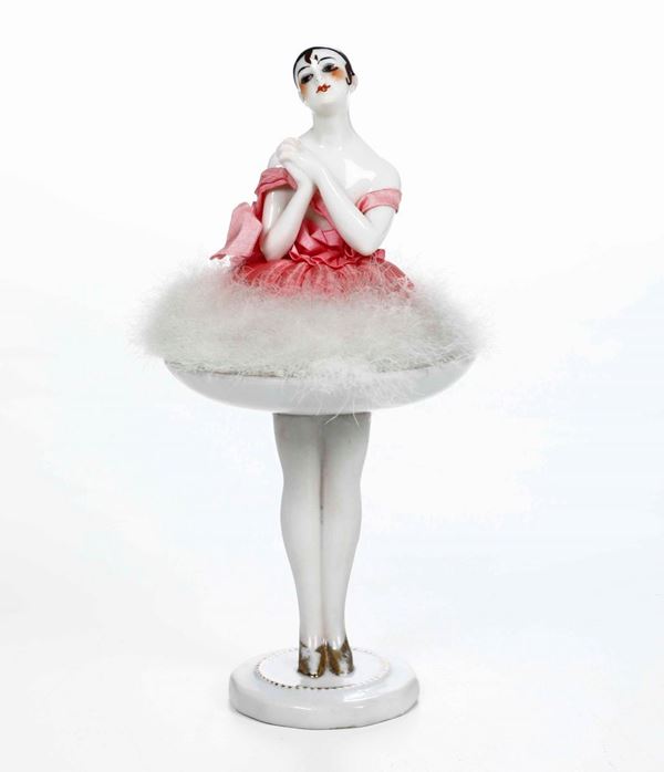Porta cipria a forma di ballerina Francia, probabilmente Parigi, Manifattura indeterminata, inizio del XX secolo