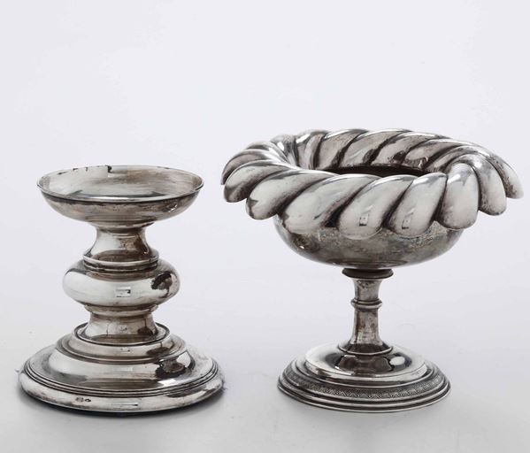 Due alzate in argento, una con coppa lobata, Vienna 1834 e una a balaustro, Italia XX secolo