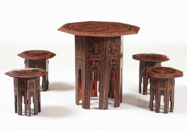 Tavolino Vittoriano con 4 sgabelli in olmo cinese