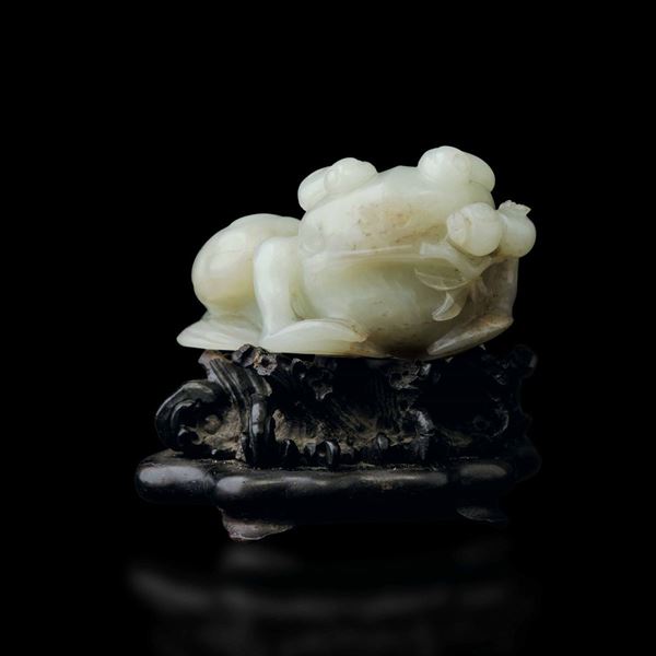 Figura di rana scolpita in giada bianca Celadon, Cina, Dinastia Qing, XIX secolo