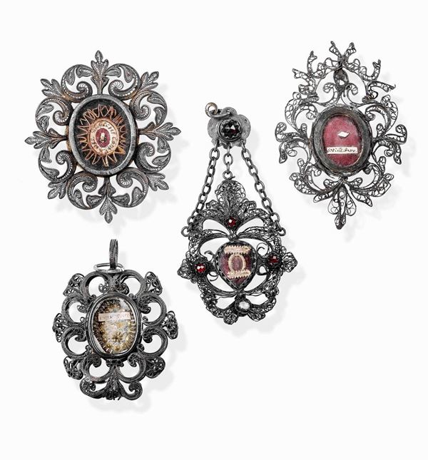 Quattro pendenti Filigrana d'argento e pietre dure Arte italiana del XVIII secolo