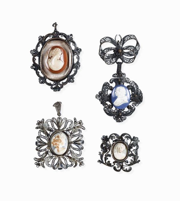 Quattro pendenti Filigrana d'argento e cammei incisi Arte italiana del XVIII-XIX secolo