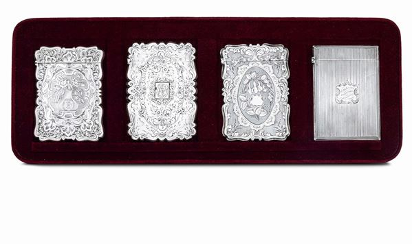 Quattro scatoline porta biglietti in argento cesellato. Marchi della città di Birmingham per il XIX-XX secolo e di differenti argentieri