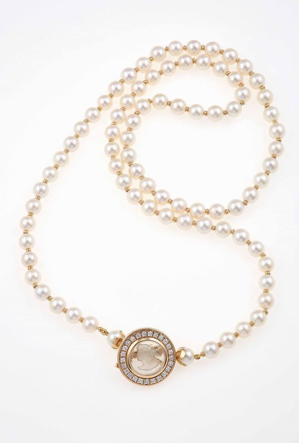 Cultured pearl with rock crystal clasp