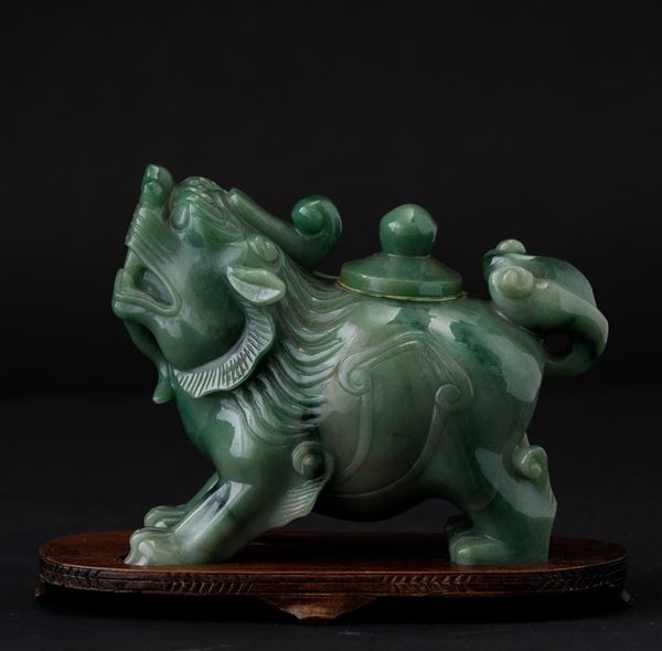 Incensiere a forma di leoncino in giada verde mela, Cina, Dinastia Qing, XIX secolo