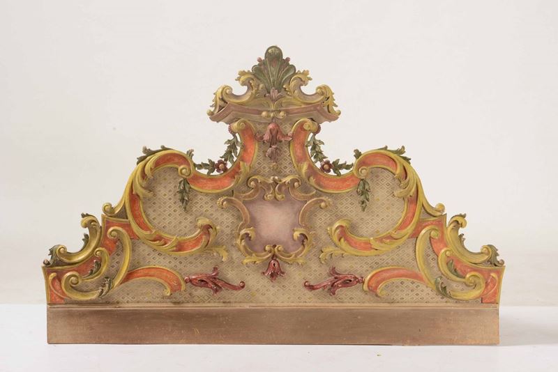 Testiera di letto in legno intagliato e dipinto. XVIII-XIX secolo  - Asta Antiquariato Gennaio | Cambi Time - I - Cambi Casa d'Aste