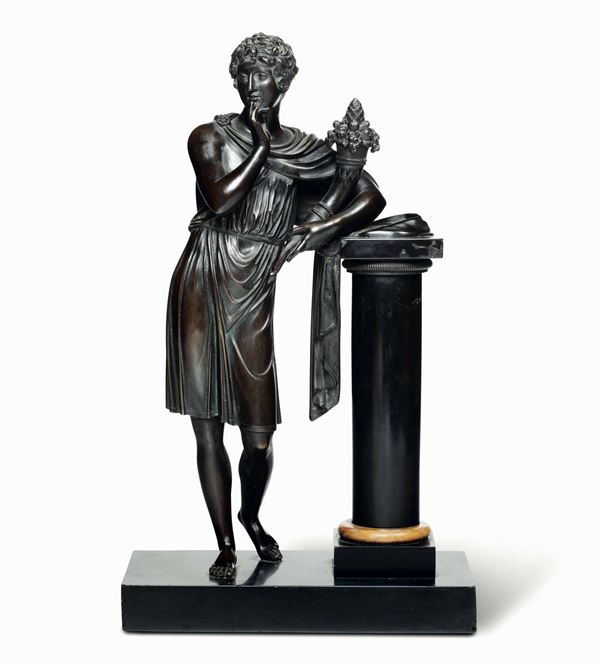 Bronzista del XX secolo Figura mitologica con cornucopia, colonna e base in marmo