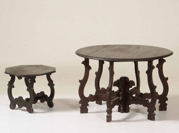 Due tavolini da salotto in legno diversi