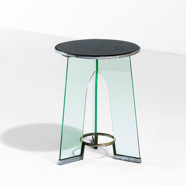 Gi&#242; Ponti - Tavolo basso in vetro temprato, piano in vetro opalino nero, sostegni e particolari in ottone cromato.
