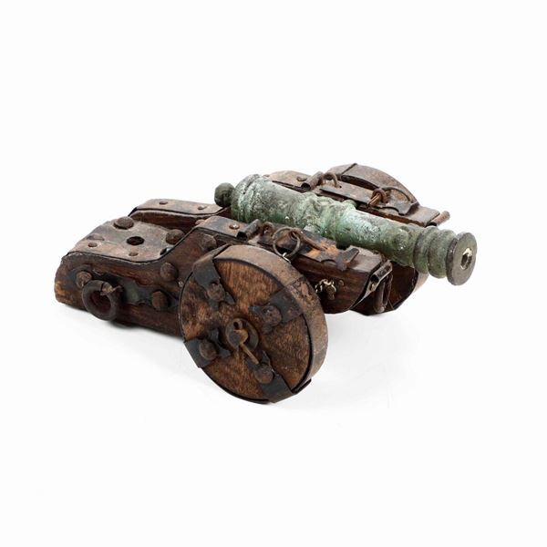 Modellino di cannone in bronzo e legno