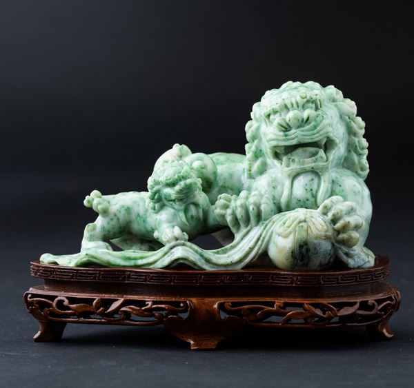 Gruppo in pietra dura con figure di leoni, Cina, XX secolo