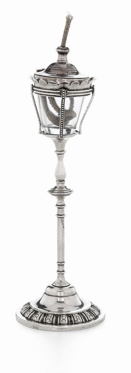 Porta stoppino a foggia di lampione in argento e vetro. Londra 1849. Argentiere G. W. Adams