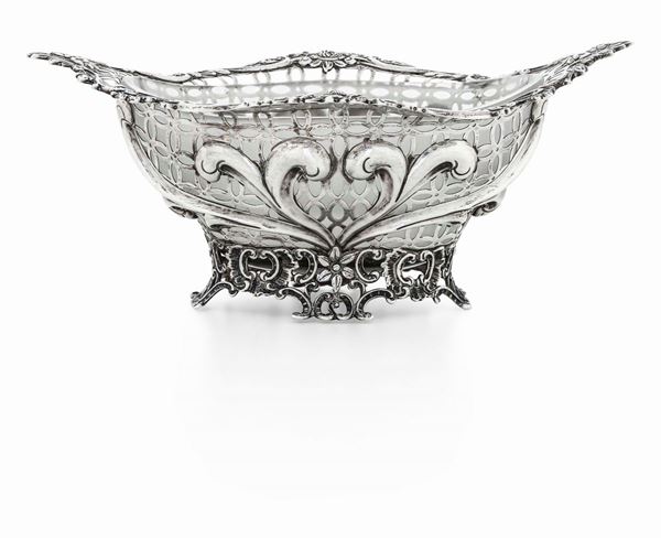 Centrotavola in argento sterling traforato con vetro opalino originale. Londra 1896, argentiere William Comyns