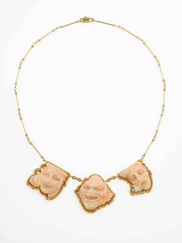 Coral and gold necklace. Signed Chimento