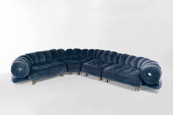 Grande divano in velluto blu