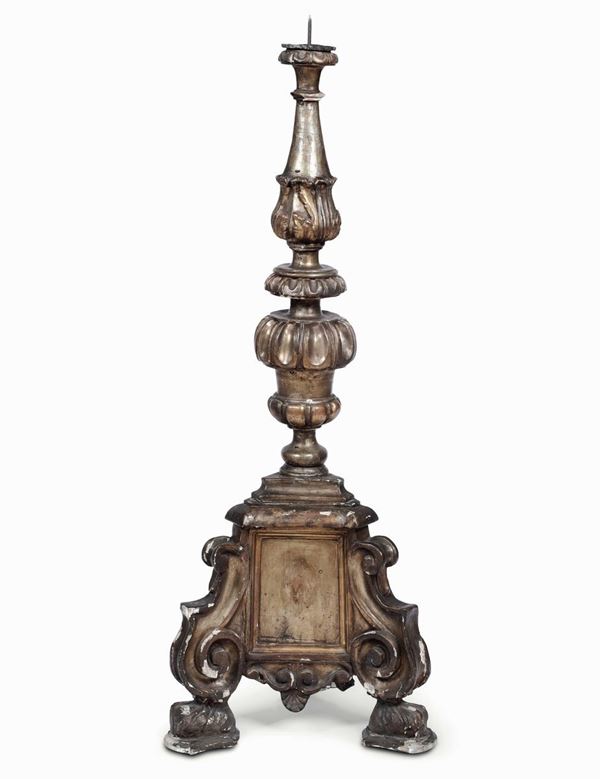 Torciera in legno intagliato e dorato. XVIII-XIX secolo