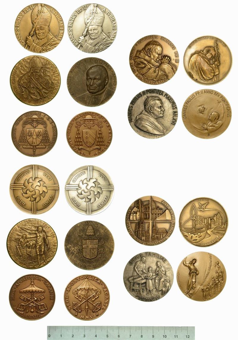 VATICANO. Lotto di 10 medaglie annuali e straordinarie in bronzo e argento.  - Auction Numismatics - Cambi Casa d'Aste