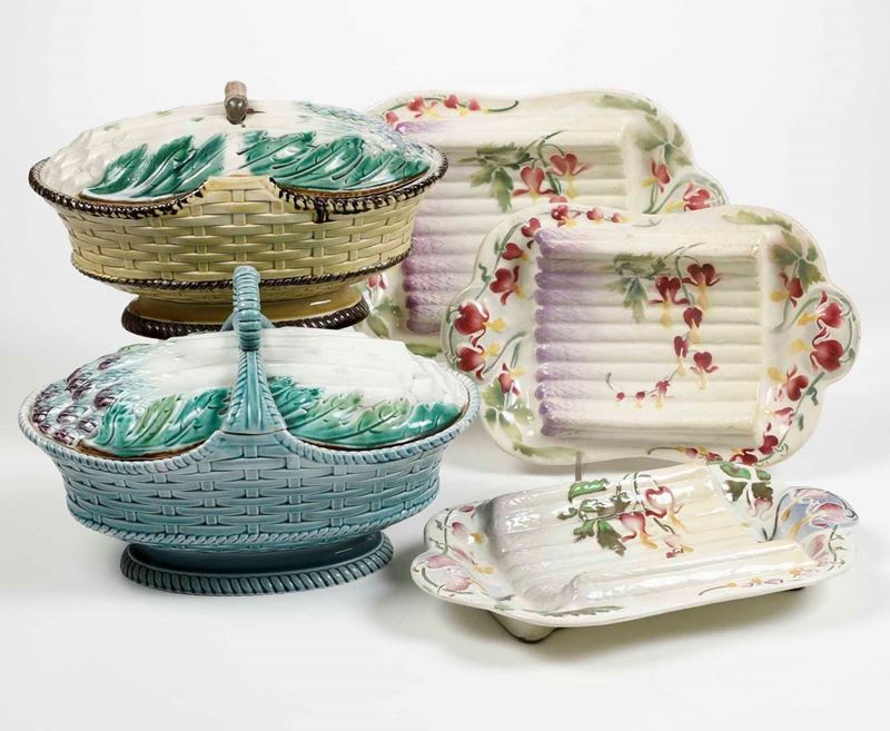 Una zuppiera e tre vassoi per asparagi<BR>Francia, 1900 circa  - Auction Ceramics  [..]