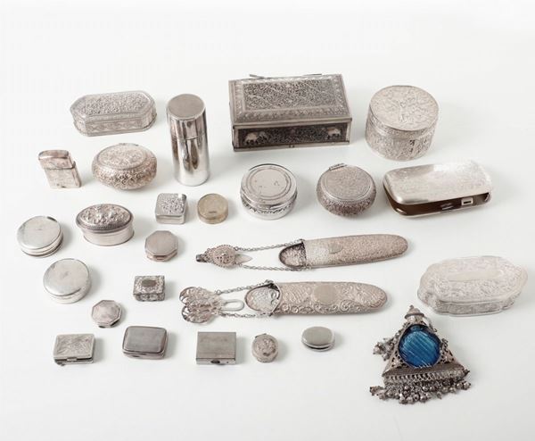 Gruppo di scatole in argento. Varie manifatture del XX secolo