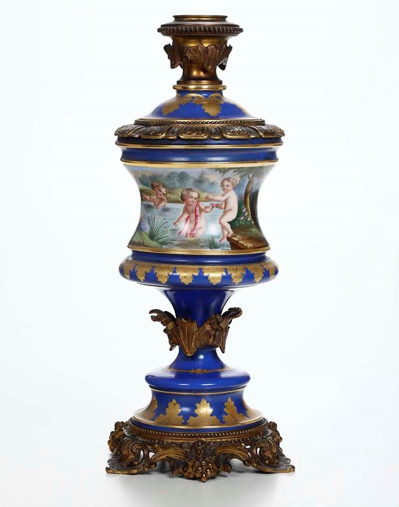 Vaso<BR>Francia, XIX secolo  - Auction Majolica, Porcelain and Glass | Cambi Time - Cambi Casa d'Aste