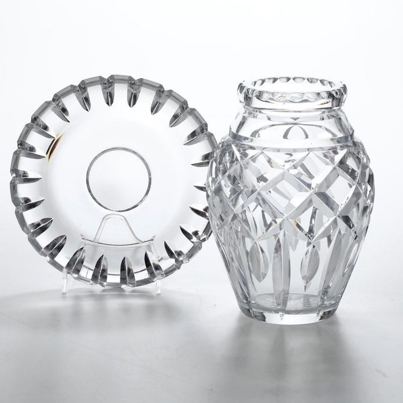 Vaso e piatto<BR>XX secolo  - Auction Ceramics and Glass | Timed Auction - Cambi Casa d'Aste
