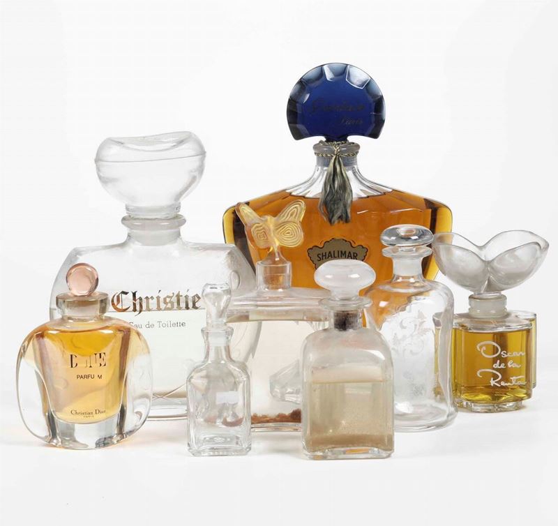 Gruppo di otto bottiglie porta profumo in vetro  - Asta Antiquariato Giugno | Cambi  [..]