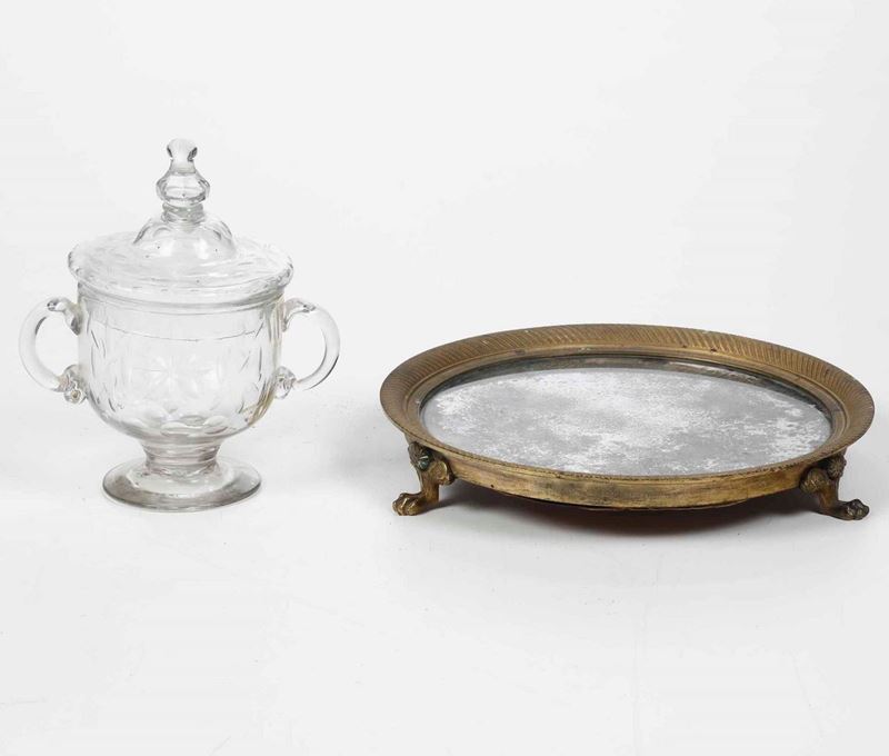 Vassoio con specchio e bronzo dorato e una zuccheriera in vetro. Toscana, XIX secolo  [..]