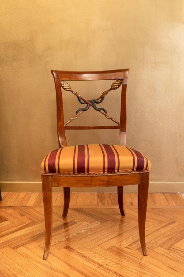 Coppia di sedie intagliate. XIX secolo