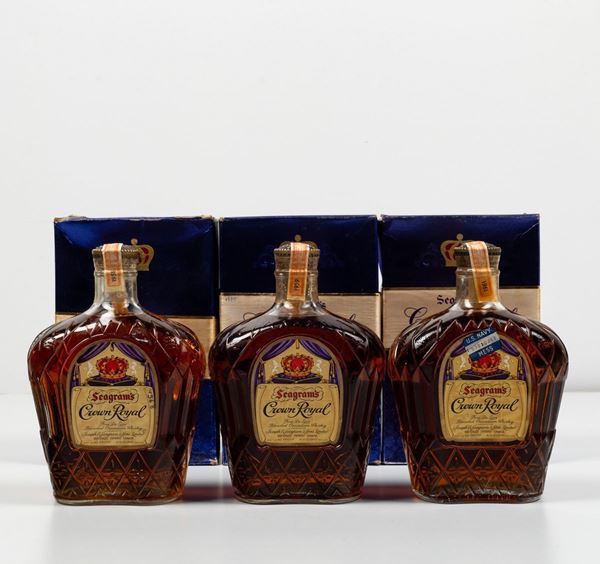 Seagram's, Crown Royal Fine De Luxe Blended Canadian Whisky