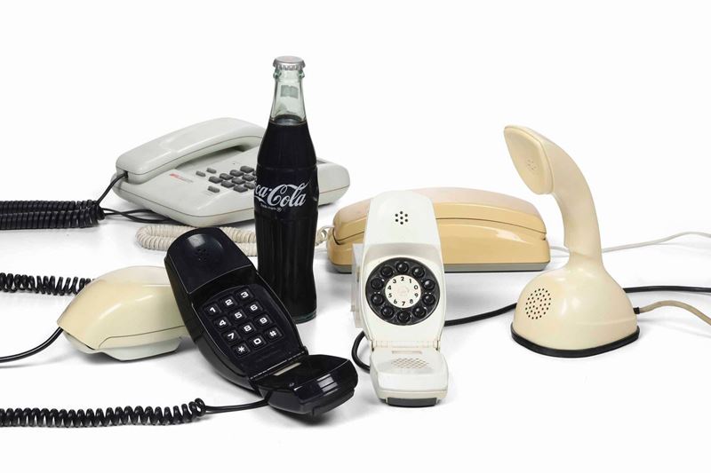 Lotto di vari telefoni anni ‘60-’80 e 90  - Auction Dimore italiane | Cambi Time - Cambi Casa d'Aste