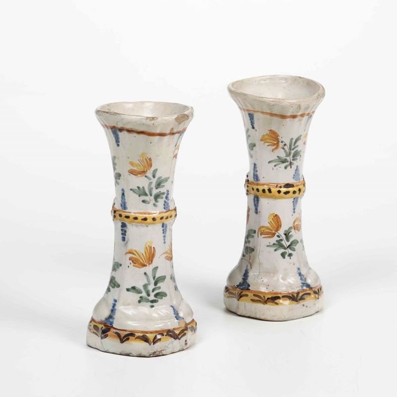Coppia di vasi<BR>Liguria, XIX secolo  - Auction Majolica, Porcelain and Glass  [..]