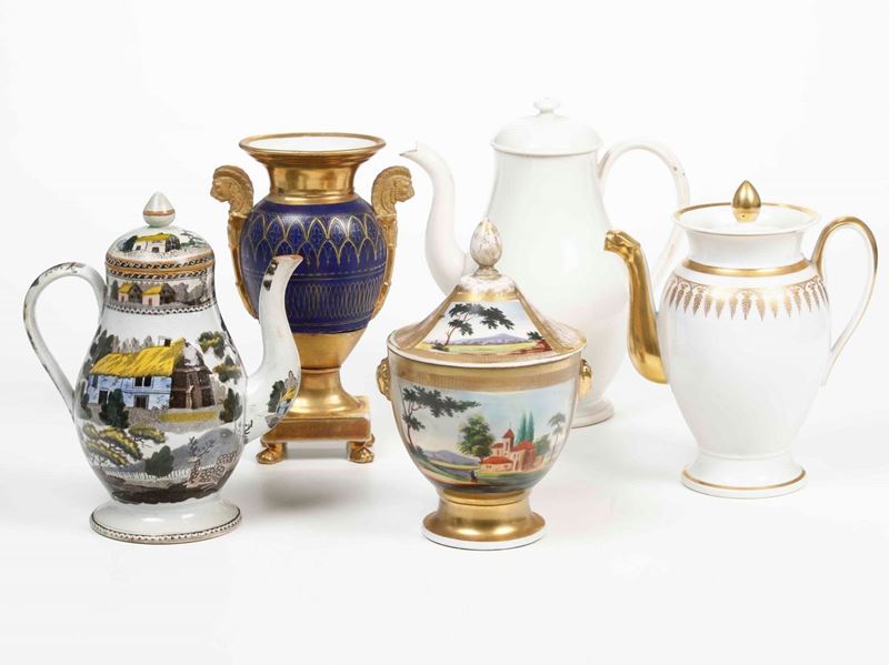 Tre caffettiere, una zuccheriera e un vaso<BR>XIX secolo  - Auction Majolica, Porcelain and Glass | Cambi Time - Cambi Casa d'Aste