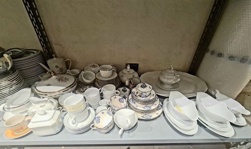 Diversi oggetti di ceramica europea e orientale  - Auction Majolica, Porcelain and Glass | Cambi Time - Cambi Casa d'Aste