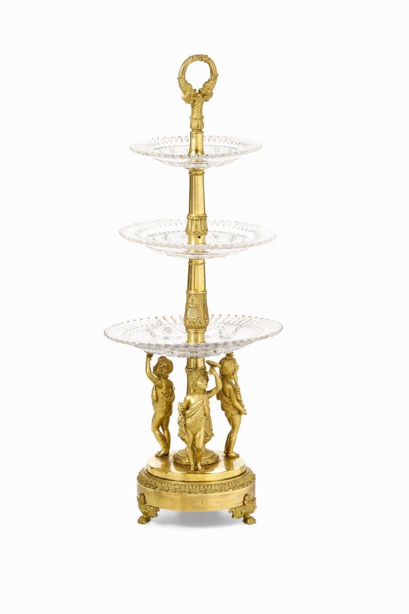 Centrotavola. Bronzo dorato e cesellato e vetro molato. Francia, XIX secolo  - Asta L'Art de la Table - Cambi Casa d'Aste