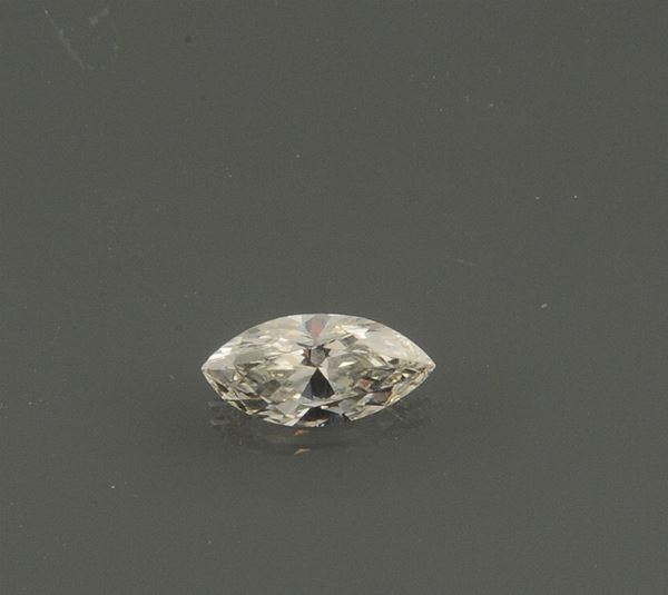 Anello in oro bianco con diamante centrale taglio navette di ct 2,69