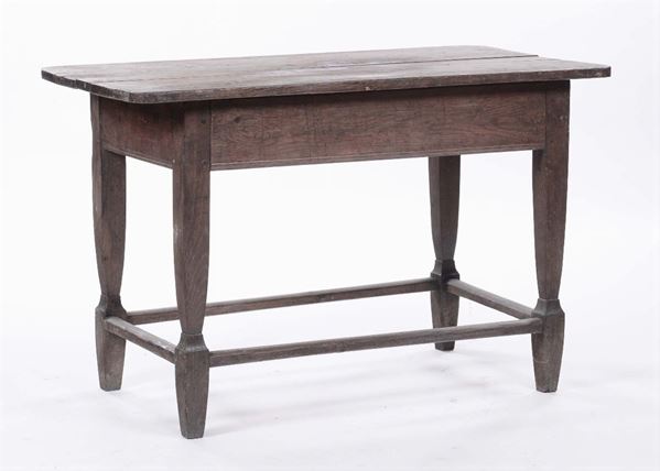 Tavolo scomponibile in legno con gambe a traversa, XIX secolo