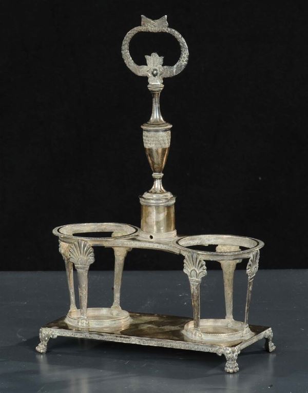Oliera in argento sbalzato ed inciso, Genova XIX secolo